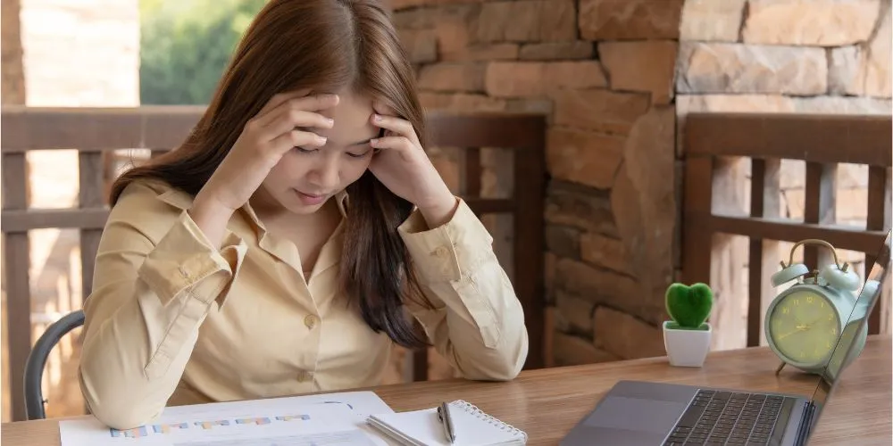 Reconversion auxiliaire vétérinaire : découvrez les peurs les et les solutions concrètes pour les surmonter et réussir votre transition.